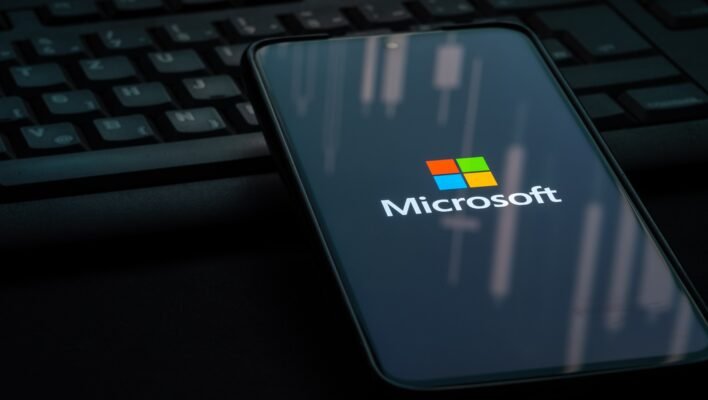 Microsoft Shrinks AI to Fit in Your Pocket with the PHI3 Mini